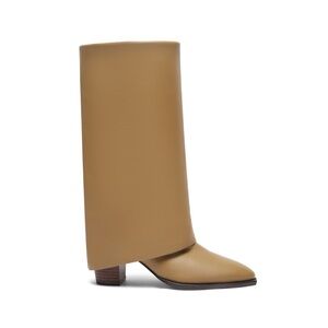 NWOB Silent D IVORY Boot in Natural